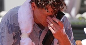 Jannik Sinner prend la porte de Roland-Garros : « Je n&rsquo;étais pas en train de mourir à cause de la chaleur »