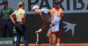 Jannik Sinner s&rsquo;incline dès le 2e tour de Roland-Garros