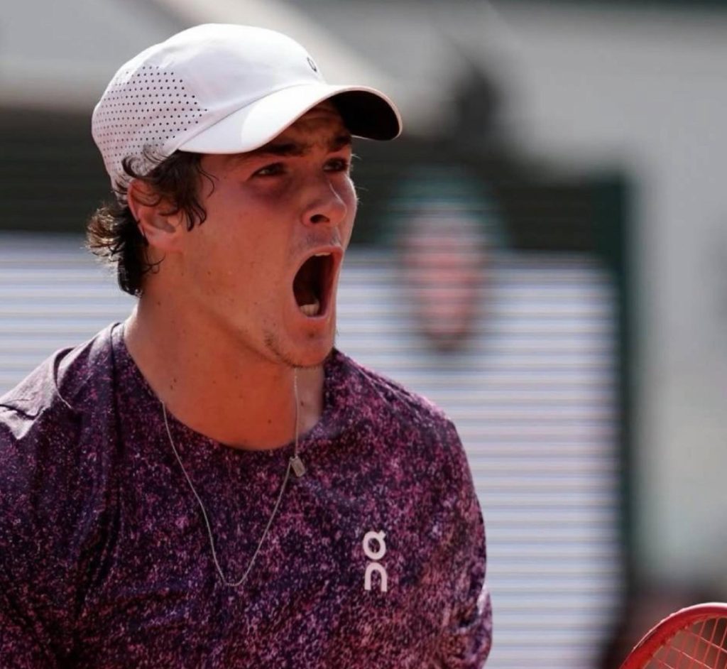 João Fonseca renverse Djokovic et annonce une nouvelle ère à Roland-Garros