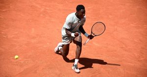 Jour 3 à Roland-Garros: la promesse de Moïse, la plantée de Bublik, la lucidité de Medvedev et le plus beau revers (suisse) de l&rsquo;histoire