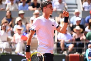 Juan Manuel Cerundolo en huitièmes de finale après le match le plus long de l&rsquo;histoire de Roland-Garros depuis l&rsquo;instauration du super tie-break