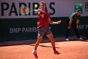Luca Van Assche s&rsquo;en sort face à Vilius Gaubas au premier tour à Roland-Garros