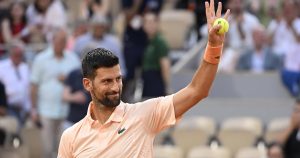 Novak Djokovic au 3e tour en lâchant à nouveau un set