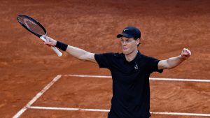 Novak Djokovic dans le rétroviseur, comparaison avec Rafael Nadal sur terre battue… Avec son titre à Rome, Jannik Sinner marque l’histoire du tennis et avance vers Roland-Garros sans concurrence