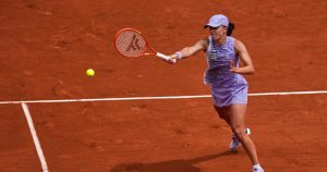 Quadruple lauréate du tournoi, Swiatek éliminée en 8es par Kostyuk