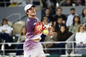 Quand le Hawk-Eye et les êtres humains ne voient pas les choses de la même façon, en huitièmes de finale à Roland-Garros
