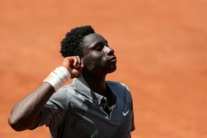 Qui va arrêter le prodige Moïse Kouame ? Survolté, le jeune français, 17 ans, crée un nouvel exploit et file au 3e tour de Roland-Garros