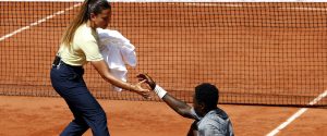 Roland-Garros : « Ce genre de match doit être arbitré par un homme… » Vaincu par Moïse Kouamé, le Paraguayen Adolfo Daniel Vallejo reproche à l’arbitre de ne pas avoir contenu l’engouement du public