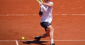 Roland-Garros : Davidovich Fokina abandonné par son coach « Il a simplement pris un vol pour Miami sans nous dire un mot »