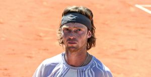 Roland Garros > Le gros coup de gueule d&rsquo;Andrey Rublev : « Il ne s’agit pas seulement d’argent. Ils ne nous écoutent pas et ne nous répondent pas »