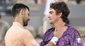 Roland Garros > Novak Djokovic, battu par Joao Fonseca : « Lors de notre poignée de main au filet, je lui ai dit ces trois choses »