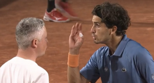 Roland Garros > Pierre-Hugues Herbert à l&rsquo;arbitre lors de son duel contre Sonego : « Regarde-moi dans les yeux ! Si tu ne t&rsquo;excuses pas après ça… »