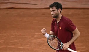 Roland-Garros : Quentin Halys débloque le compteur français, Luka Pavlovic tombe face à Fonseca