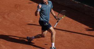 Roland-Garros : Raphaël Collignon s&rsquo;impose en trois sets et réussit son baptême du feu à Paris