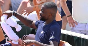 Roland Garros > Tiafoe très honnête sur les défaites de Sinner et Djokovic : « Même si c’est une énorme opportunité pour moi, la plupart des joueurs contre lesquels je perds ne sont ni Alcaraz ni Sinner »