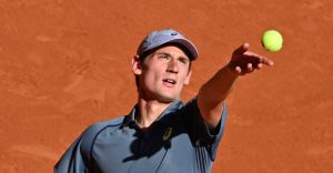 Roland Garros > Valentin Royer, après sa défaite contre Djokovic : « Je l&rsquo;ai vu se plaindre un peu, s&rsquo;étirer. Mais bon, c&rsquo;est du Novak. Il fait ça pour essayer de voir comment l&rsquo;adversaire réagit. Mais ça ne m&rsquo;a pas impacté »