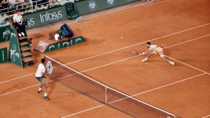 Roland-Garros : hécatombe chez les Français, Djokovic trop fort pour le valeureux Mpetshi Perricard, le combat du jour pour Herbert… Le résumé de la première journée du Grand Chelem parisien
