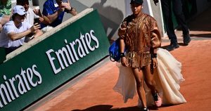 Roland-Garros: la nouvelle tenue de Naomi Osaka ne passe pas inaperçue… (VIDEO)
