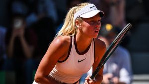 Roland-Garros : numéro 1 mondiale chez les jeunes et grande favorite, la jeune Française est battue dès le premier tour : immense déception pour Ksenia Efremova