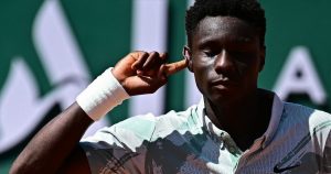 Roland-Garros – La folie Kouame s’empare de Paris : le jeune joueur français de 17 ans affole le circuit et les réseaux sociaux