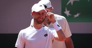 Roland-Garros – Le forfait de la paire Collignon-Bergs doit être difficile à digérer pour Sander Gillé : « Ils s&rsquo;en foutent du double »