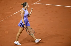 Sabalenka a hâte d’affronter Osaka : « J’aime quand quelqu’un me pousse à donner le maximum »