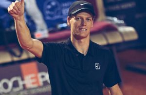 Sinner écrase Popyrin à Rome et se rapproche d’un record historique de Djokovic
