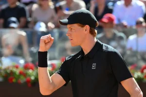 Sinner imite Nadal et se rapproche d’un exploit mythique sur terre battue