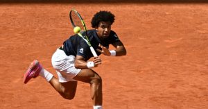 Tennis – Roland-Garros : Fils s&rsquo;entraîne, ses supporters respirent