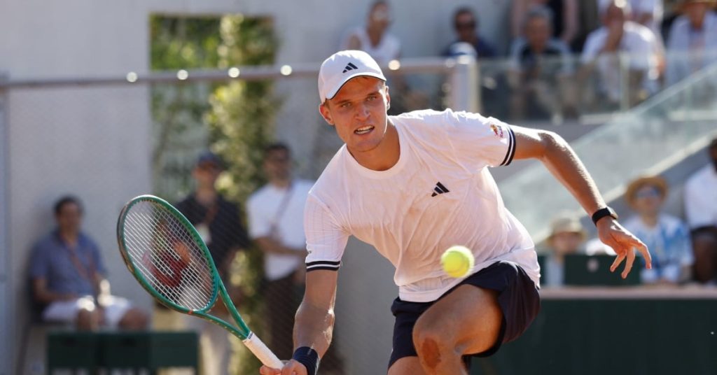 Tennis – Roland-Garros (H) : Mensik s’offre de Minaur