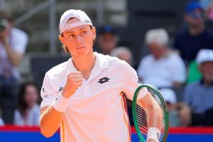 Tombeur de Tommy Paul à l&rsquo;ATP 500 de Hambourg, Ignacio Buse gagne son premier tournoi