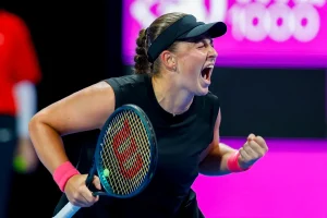 Pas de poignée de main : le clash se poursuit entre Ostapenko et Kalinskaya à Rome