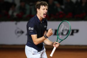 Ugo Humbert domine Vit Kopriva et décroche sa première victoire au Masters 1000 de Rome depuis six ans