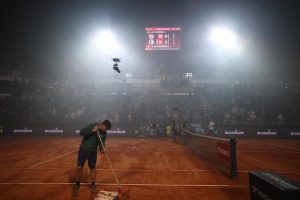 Un gros brouillard à cause d&rsquo;un feu d&rsquo;artifice : le quart de finale du Masters 1000 de Rome entre Rafael Jodar et Luciano Darderi perturbé par la finale de la Coupe d&rsquo;Italie