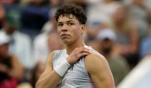 Un nouveau top 10 éliminé : Shelton tombe face à un Collignon intouchable à Roland-Garros