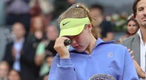 WTA – Madrid > « Tous ceux qui critiquent Mirra Andreeva parce qu’elle a pleuré après avoir perdu la finale, n’ont manifestement jamais pratiqué de sport de compétition », lâche Sascha Bajin