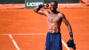 l&rsquo;improbable appel à l&rsquo;aide de Tiafoe après le vol de sa raquette par un spectateur