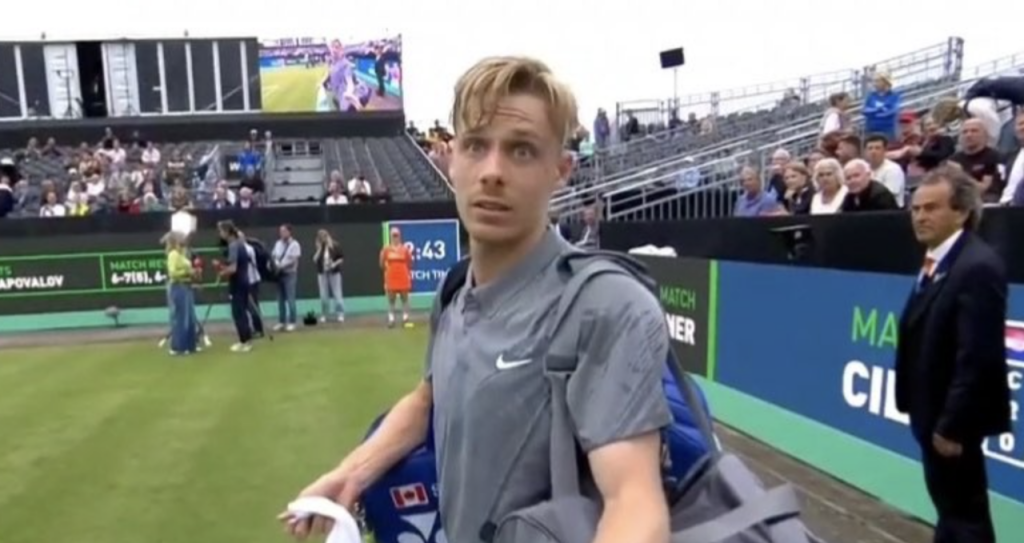 ATP, Vidéos > Denis Shapovalov est à bout : « Pourquoi tu me filmes quand je perds ? Range ta caméra »