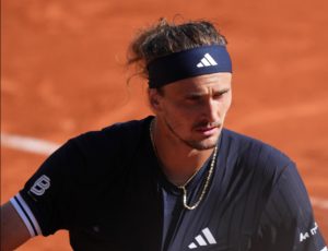 Alexander Zverev dit à un journaliste « il faudrait arrêter » après une question sur la violence domestique.
