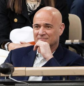 Andre Agassi fait des prédictions sur le retour de Carlos Alcaraz après ses problèmes de poignet.