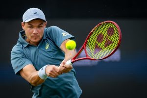 Après Félix Auger-Aliassime, Kamil Majchrzak domine Daniil Medvedev et va disputer à &lsquo;s-Hertogenbosch la première finale de sa carrière