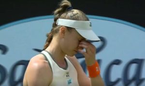 Après un début difficile sur gazon, Elena Rybakina se retire de Bad Homburg en raison d&rsquo;un problème à la hanche.