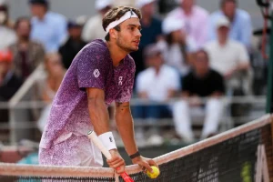 « Ce n&rsquo;est pas la fin, ce n&rsquo;est que le début » : Flavio Cobolli après sa défaite en finale de Roland-Garros