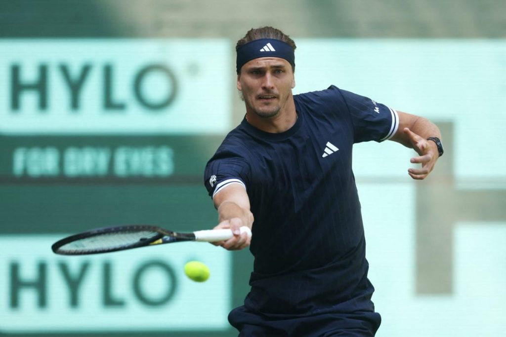 Dix jours après leur finale en simple à Roland-Garros, Zverev et Cobolli se retrouvent à Halle… en double, pour une victoire de l’Italien