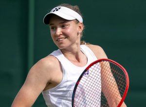 Elena Rybakina commente sa chance de dépasser Aryna Sabalenka à la première place à Wimbledon