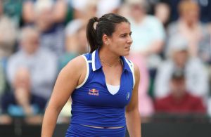 Emma Navarro s&rsquo;incline face à Marie Bouzkova en finale dans une ambiance tumultueuse