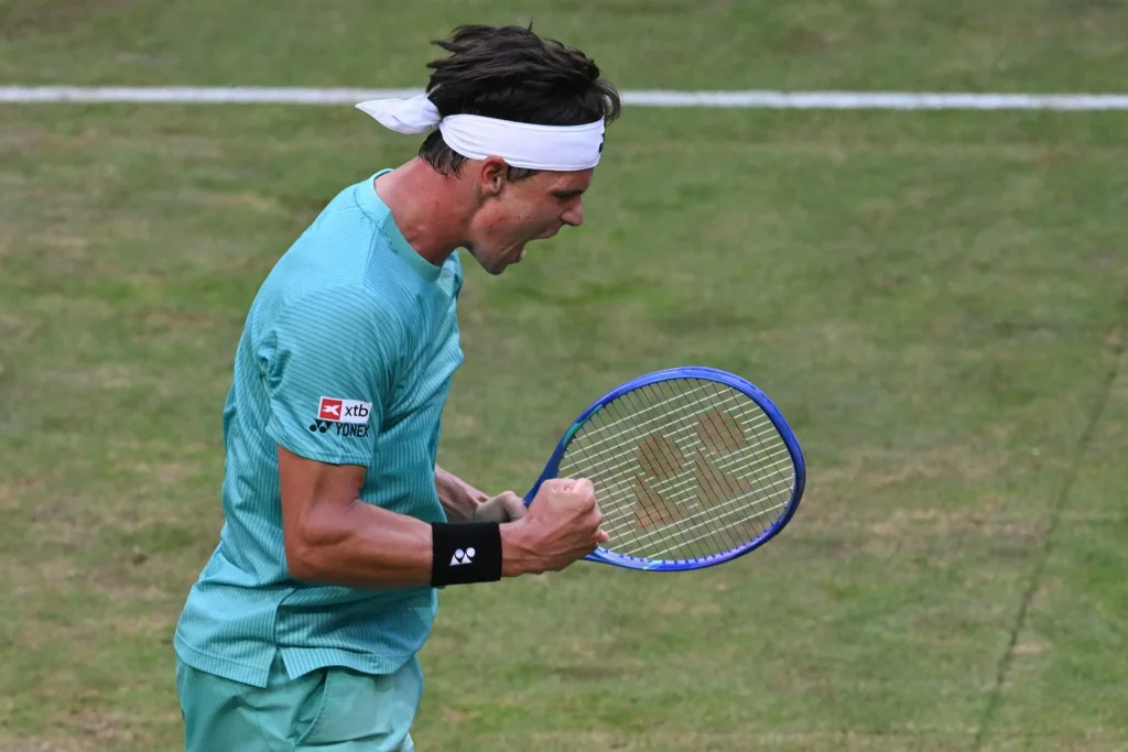 Invité à Halle, Altmaier fait tomber Medvedev et s’offre une première demi-finale en ATP 500