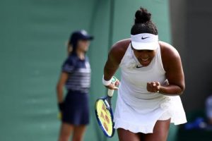 « J’adore ce personnage » : Naomi Osaka a fait une (nouvelle) entrée remarquée à Wimbledon… avez-vous reconnu la méchante de fiction qui l’a inspirée ?