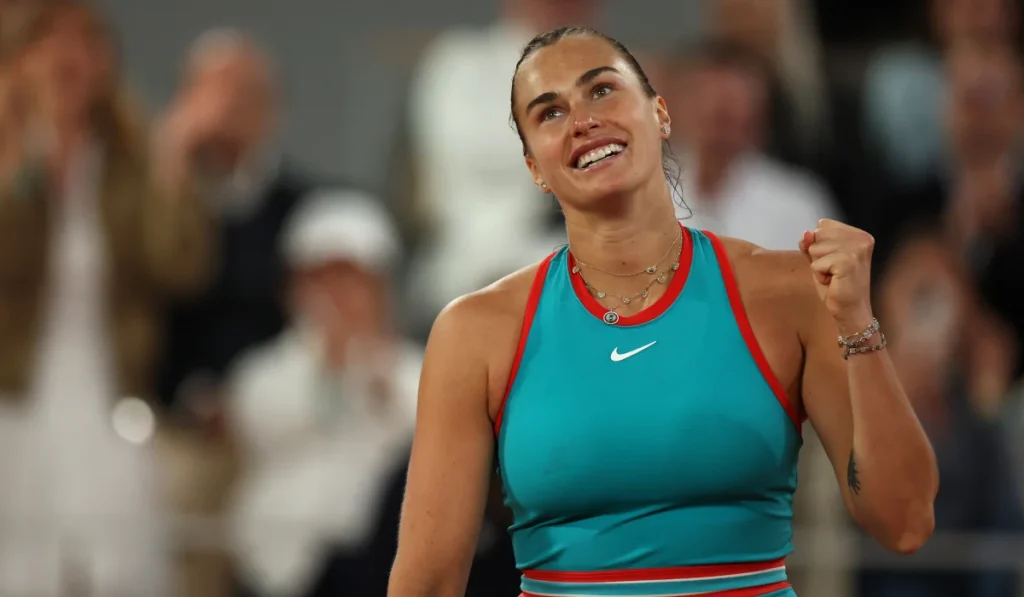 Après avoir déclaré « vouloir arrêter le tennis », Sabalenka reprend l’entraînement sur gazon