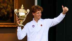 Jannik Sinner reçoit un soutien considérable à Wimbledon après sa désillusion à Paris